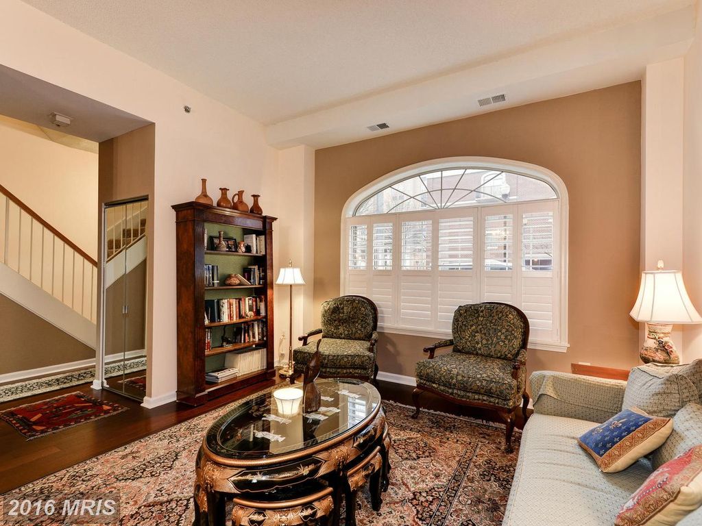 Check out this townhouse for sale at Carlyle Towers Condominiums in Alexandria, Virginia